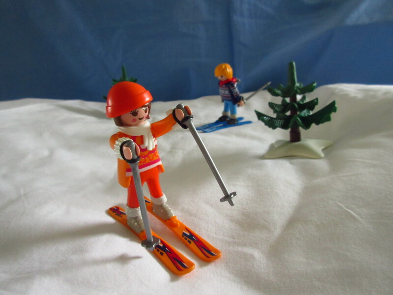 It's winter holiday time for the Playmobil people in our house...