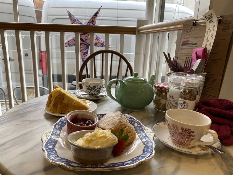 Lyme Regis - Cream tea and scones???