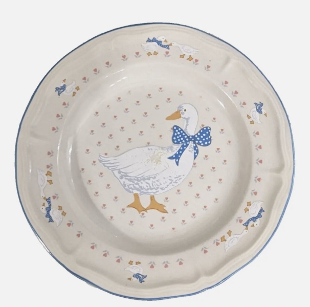The Only True Dinner Plates Are White