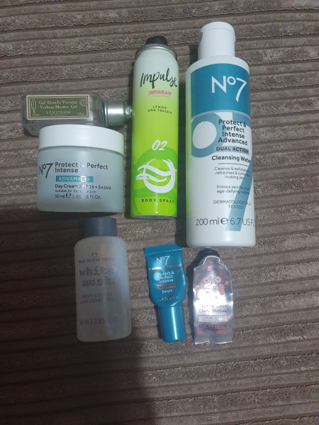 Feel the temptation to indulge in beauty treats? Is your collection overflowing with treasures? Come unite with fellow beauty enthusiasts in this lovely group!