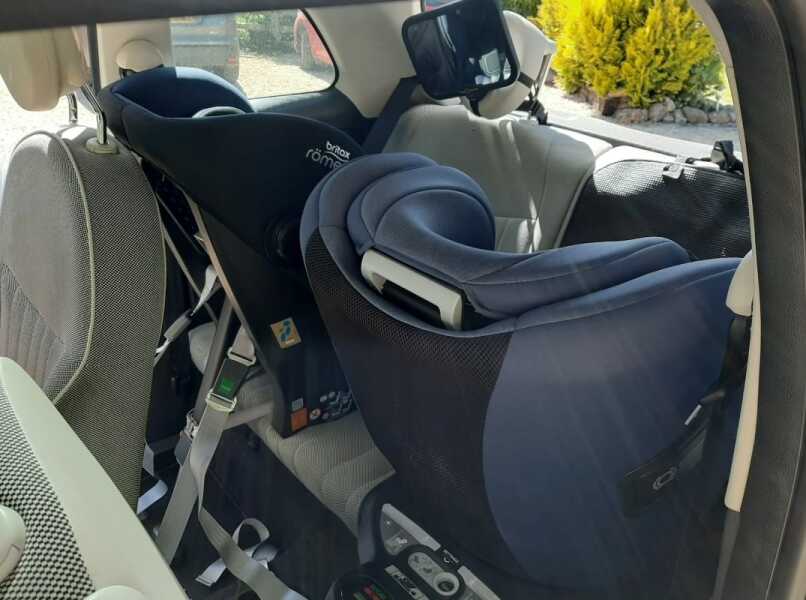 When did you put your baby forward facing in the car?