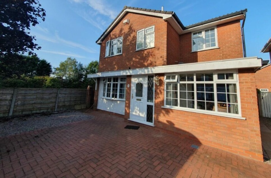 Pics - could you put a porch on this house?