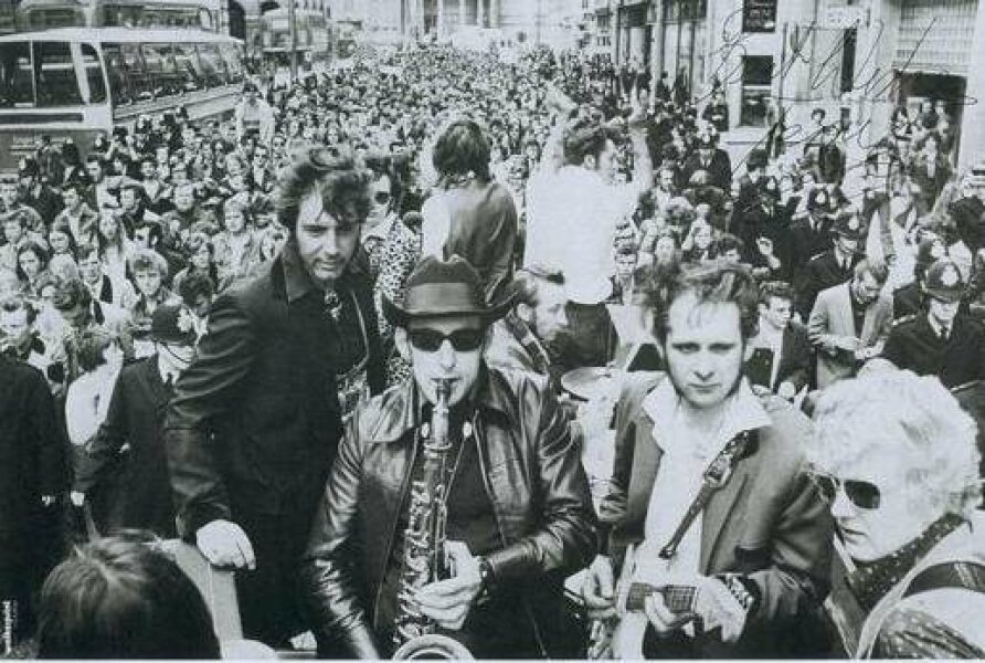 Curiosities about the passage of time ... interesting discussion in the staff room!