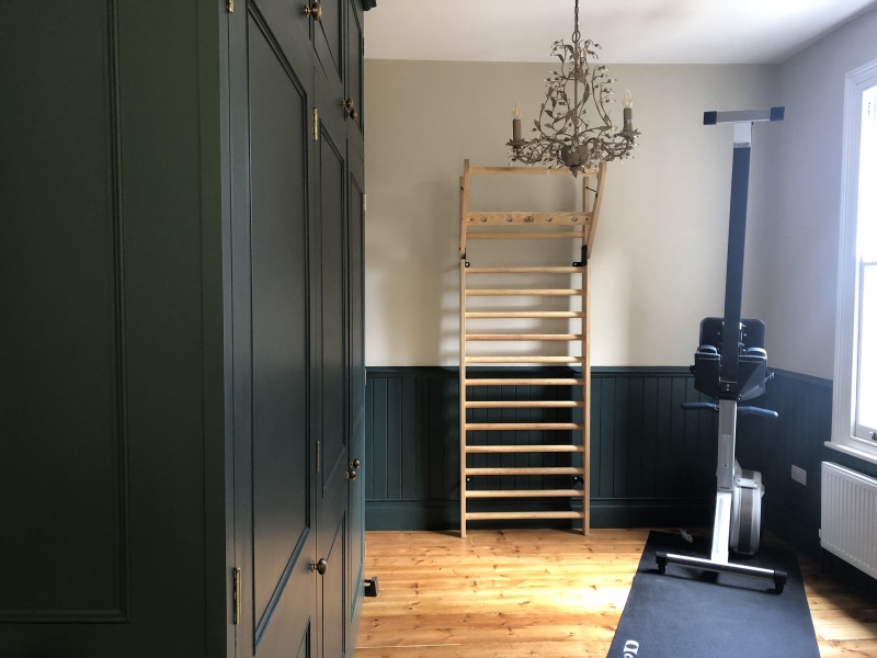Dark Green walls in living room?