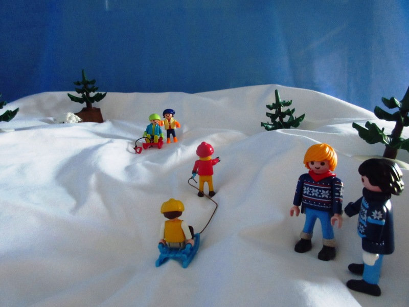 It's winter holiday time for the Playmobil people in our house...