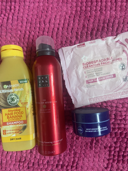 Feel the temptation to indulge in beauty treats? Is your collection overflowing with treasures? Come unite with fellow beauty enthusiasts in this lovely group!