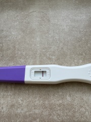 11DPO - is this a squinter?😬
