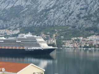 Massive Cruise ship holidays