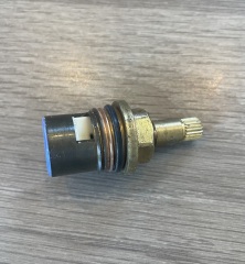 Have taken washer off dripping tap handle, what’s the bit I need to replace? (photos!)
