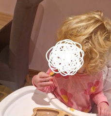 What hair colour would you say my daughter is ?