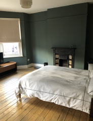 Bedroom dark green and ???