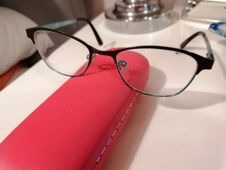 Self conscious switching from contacts to glasses