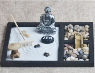 Has anyone got a zen japanese garden set?