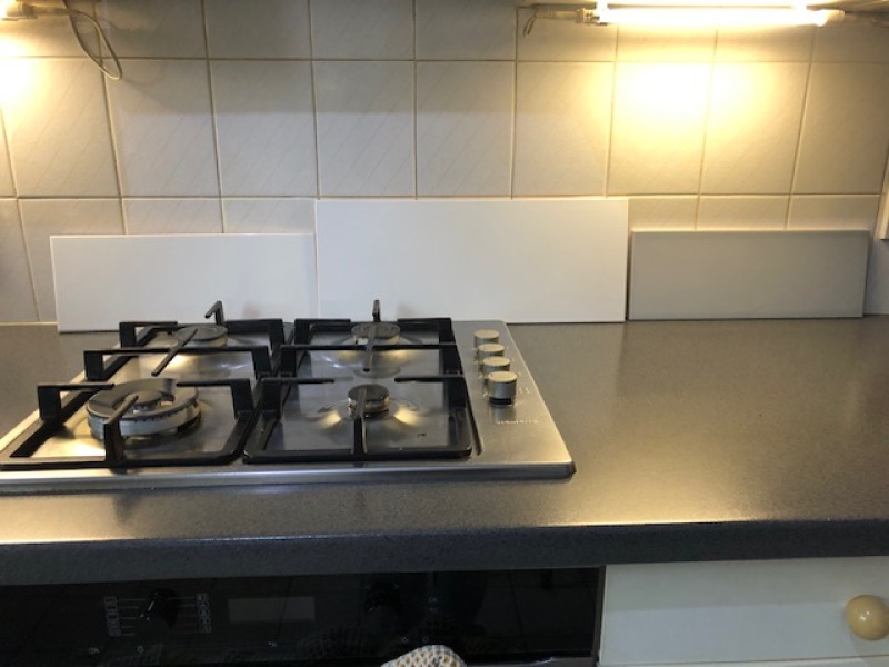Help please choosing kitchen tiles and  bathroom grout colour