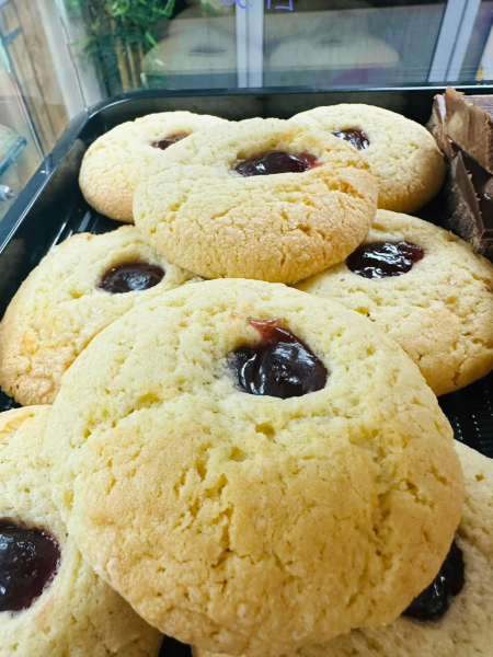 Old fashioned cakes and other bakery items.