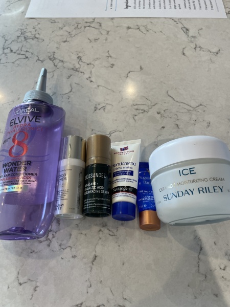 Feel the temptation to indulge in beauty treats? Is your collection overflowing with treasures? Come unite with fellow beauty enthusiasts in this lovely group!