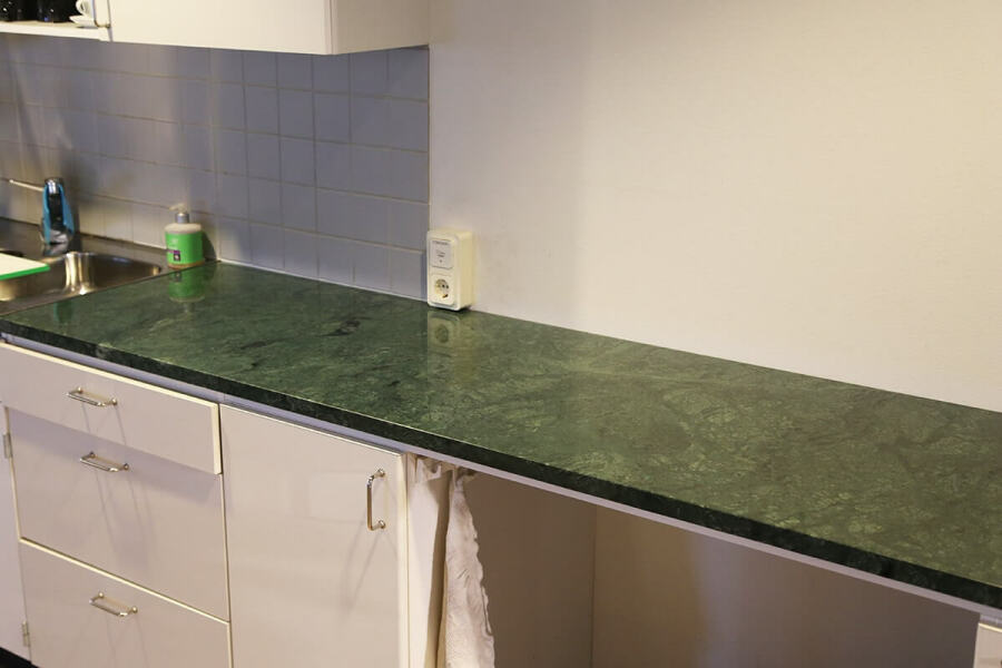 If you have a white kitchen, can you tell me what counter surface you have