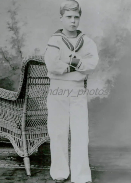 Royal Style: Tea and Tiaras - no stylish woman left behind!