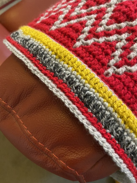 Can anyone recommend a "learn to crochet" kit for an impressively incompetent novice?