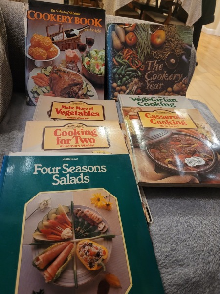 Old seventies menu,when melons were gondolas