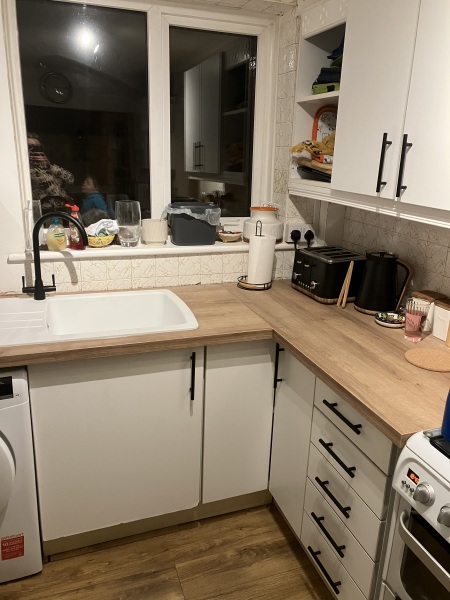If you have a white kitchen, can you tell me what counter surface you have