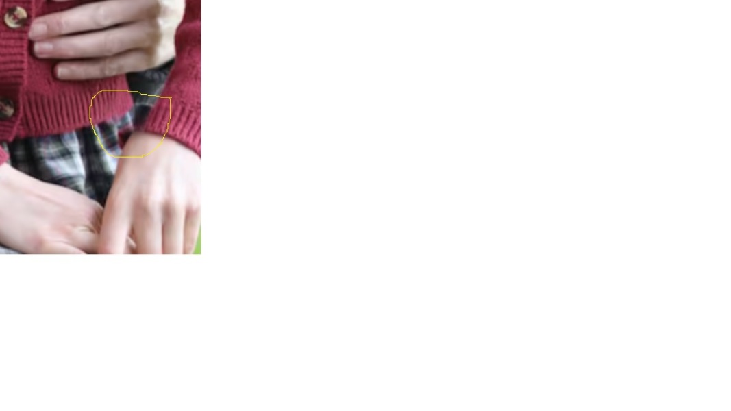 Kate's photo appears "manipulated"?