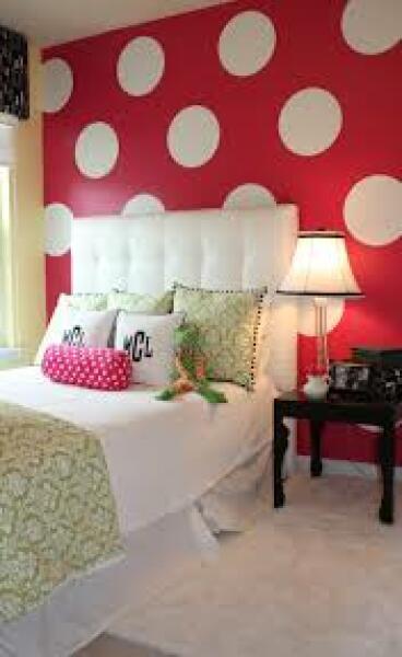 Dd wants a red bedroom.