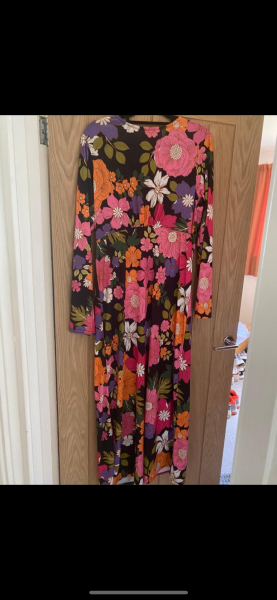 Find me a 70s style dress