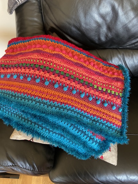 Can anyone recommend a "learn to crochet" kit for an impressively incompetent novice?