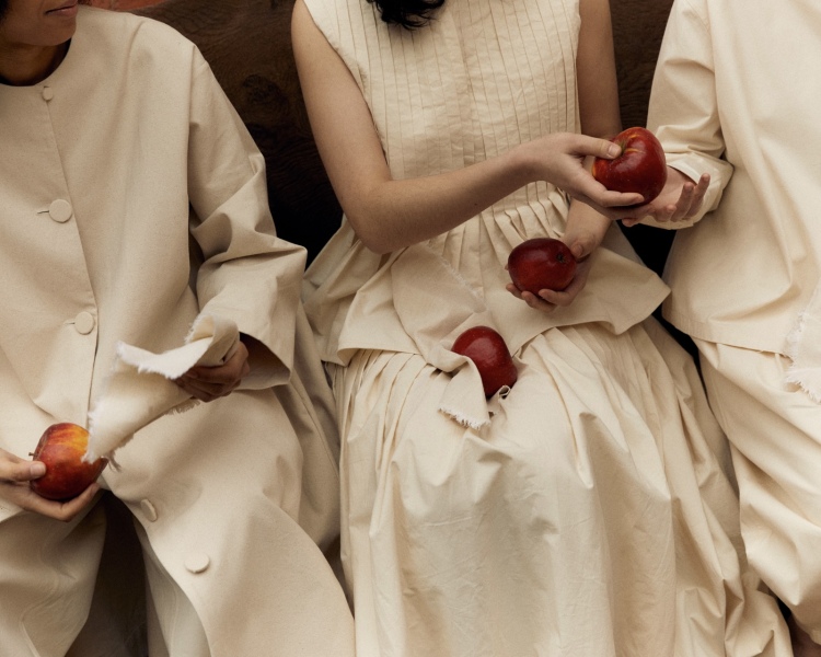 Who actually wears Cabbagees & Roses?