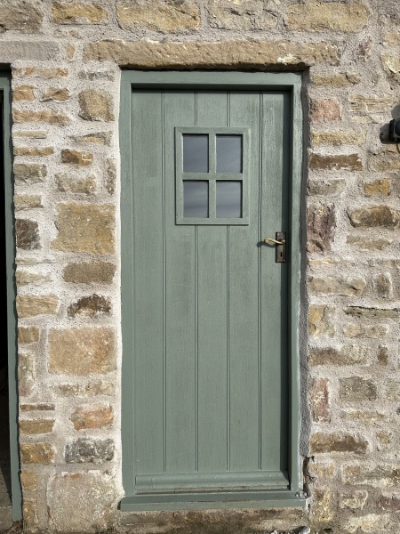 Pointing around door frame