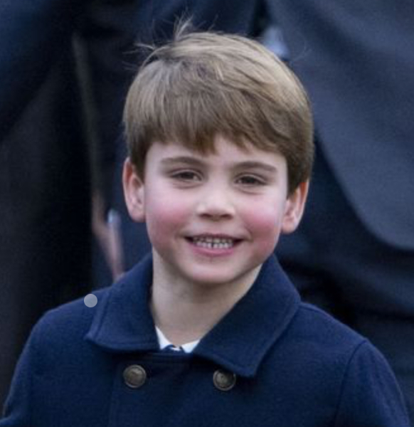 Lovely new photo of Catherine and the children has been released