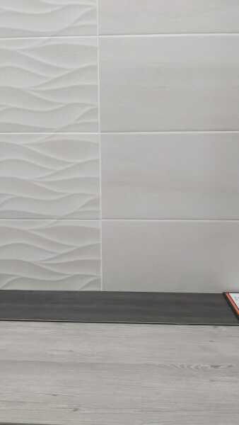 Dark or light flooring for new bathroom - see pic