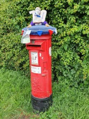 What's worse than postbox toppers? Seasonal postbox toppers when it isn't that season