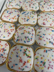 Old fashioned cakes and other bakery items.