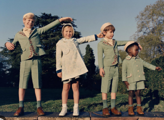 Lovely new photo of Catherine and the children has been released