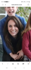 Lovely new photo of Catherine and the children has been released