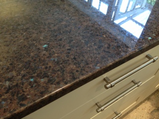 If you have a white kitchen, can you tell me what counter surface you have