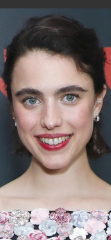 Celebs that look alike but aren't related?