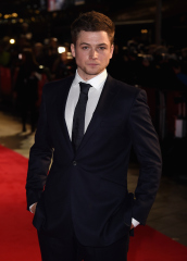 Who your celebrity crush????