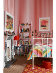 Dd wants a red bedroom.