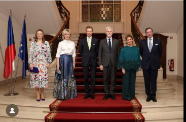 Royal Style: Tea and Tiaras - no stylish woman left behind!