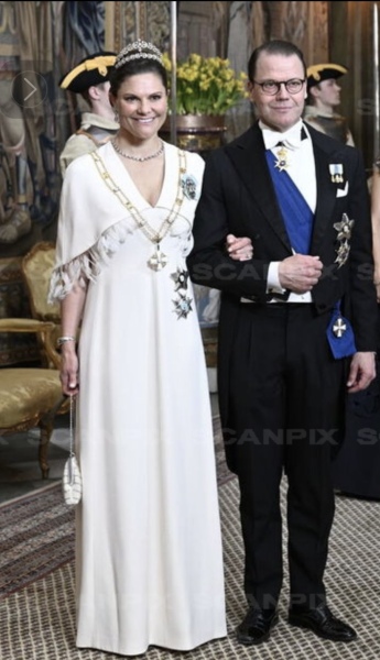 Royal Style: with hope, our threads continue