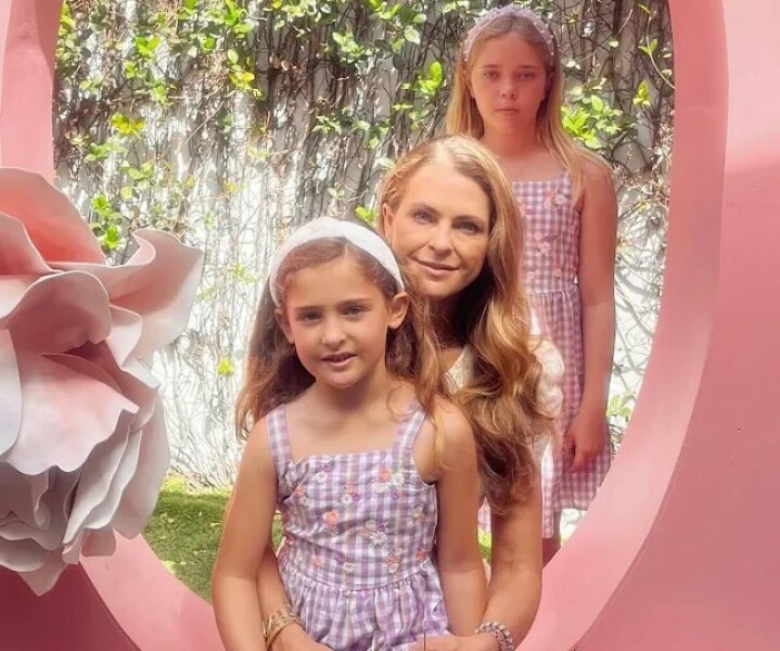 Royal Style: with hope, our threads continue