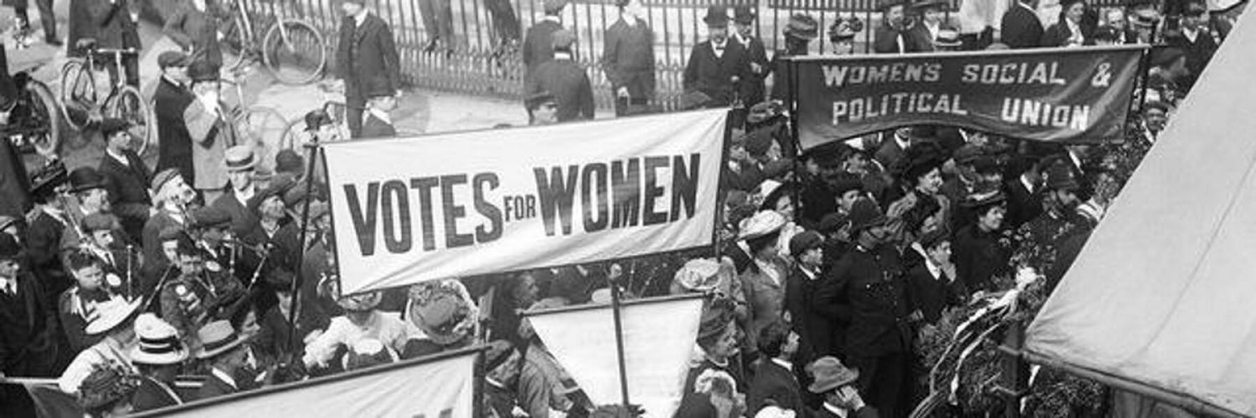 A corpus-assisted discourse analysis of linguistic transphobia on Mumsnet