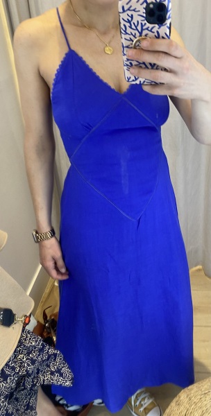 All these backless dresses… do people just go braless? (Pic included)