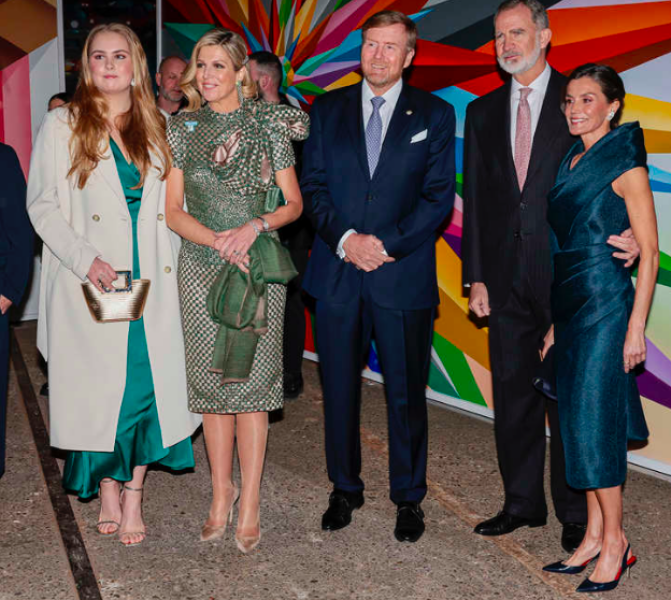 Royal Style: with hope, our threads continue