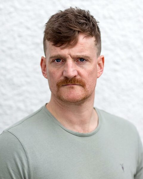 Who does this actor look like?