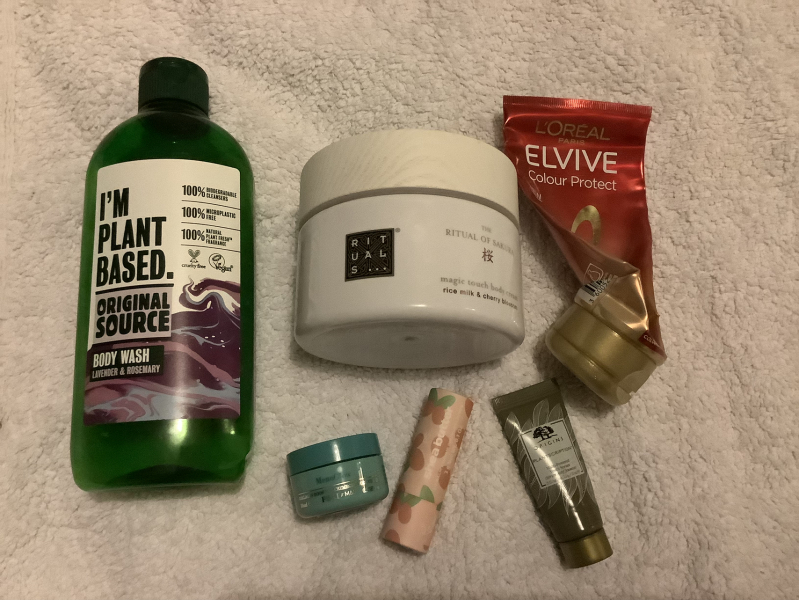 Feel the temptation to indulge in beauty treats? Is your collection overflowing with treasures? Come unite with fellow beauty enthusiasts in this lovely group!