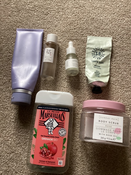 Feel the temptation to indulge in beauty treats? Is your collection overflowing with treasures? Come unite with fellow beauty enthusiasts in this lovely group!